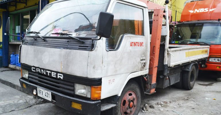 6 Wheeler Trucks